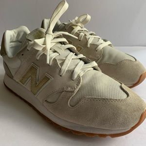 New Balance 520 Womens Sneakers, size 8